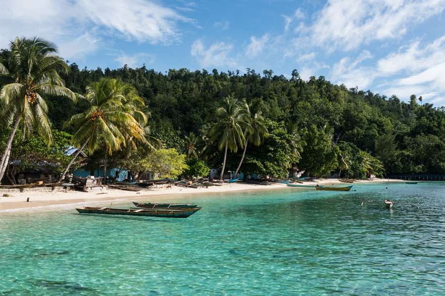 Photo Erkunden Sie Indonesien auf einem traditionellen Segelboot