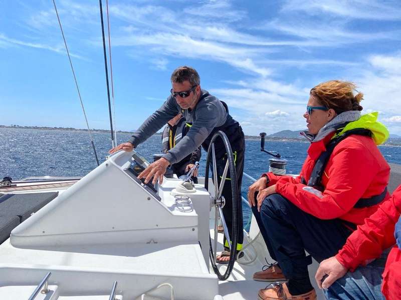 Photo Segelkurs auf einem Katamaran