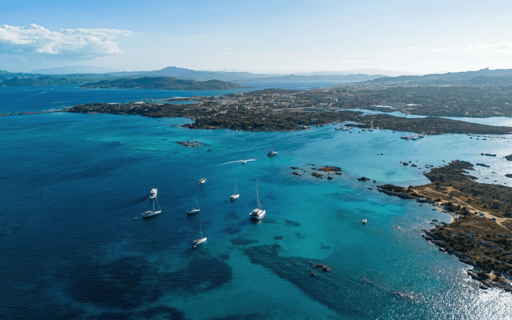 Navigare nel Parco Nazionale della Maddalena: preparati bene per l'ingresso della tua barca