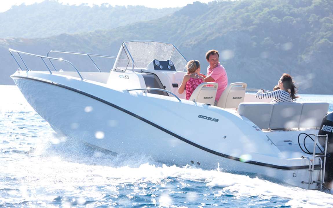 Location à la journée : réservez votre bateau à moteur en ligne !