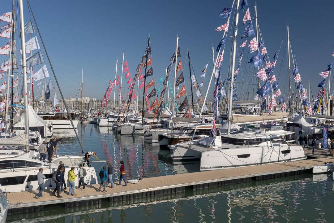 Baromètre de la location de bateau 2025 : chiffres et tendances d'une saison nautique contrastée