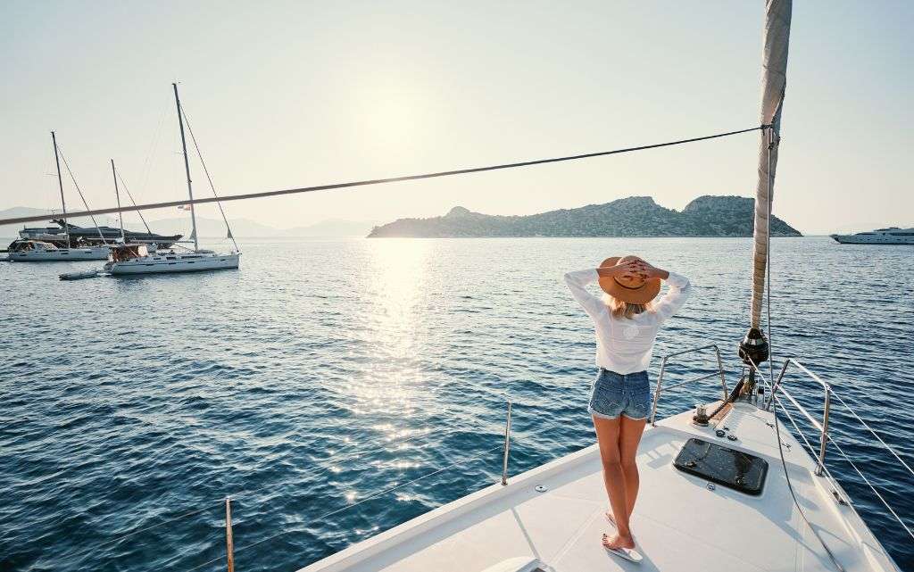 Perché scegliere una barca a vela per la tua vacanza?