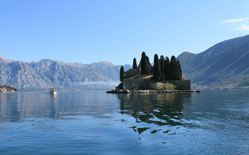 E’ vicino, è poco conosciuto, cos’è? ...Il Montenegro!