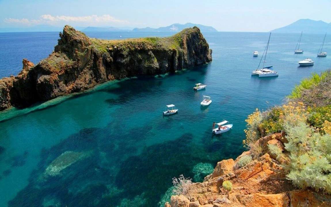 LE PERLE DELLE EOLIE: QUANDO LA VACANZA IN BARCA DIVENTA UN SOGNO
