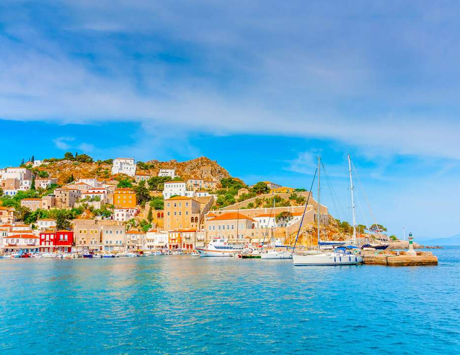 NAVEGANDO AGUAS ENCANTADORAS: EXPLORANDO LAS ISLAS GRIEGAS E ITALIANAS