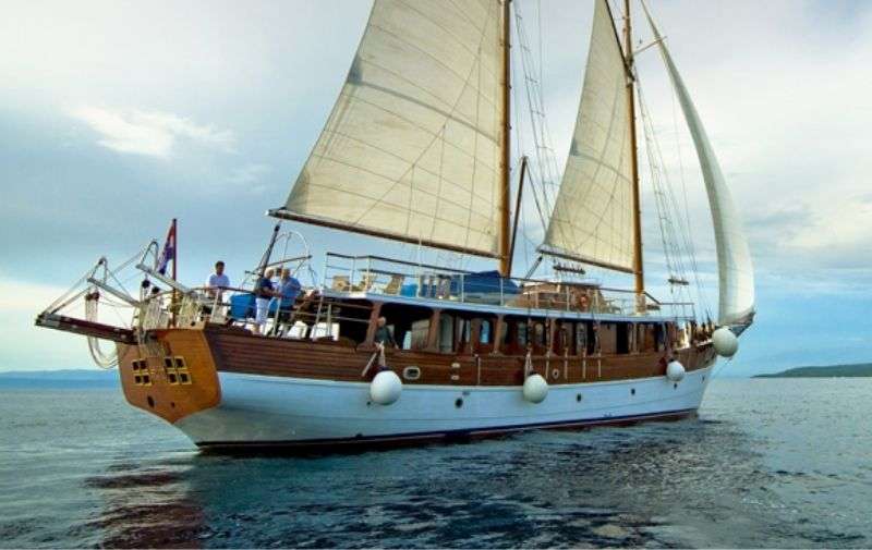 Mit der Yacht Russland erkunden