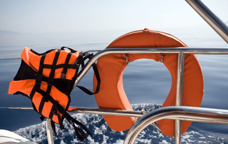 Die Lebensretter an Bord - Wissenswertes über Rettungswesten