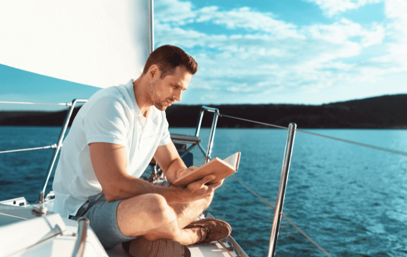 Die besten Segelbücher - 10 Geschichten über Abenteuer auf hoher See