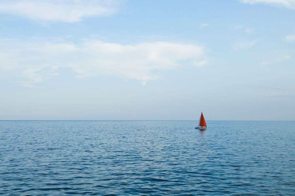 Alquiler de velero o catamarán para una travesía más sostenible
