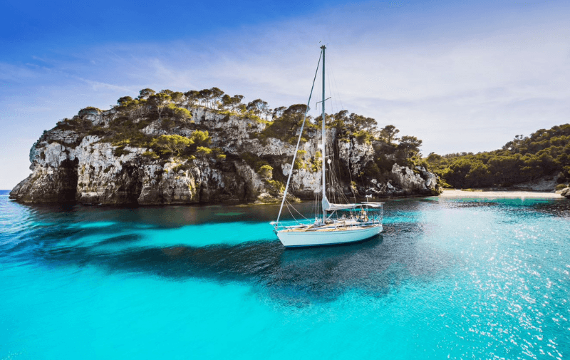 Gesund und munter an Bord - die Bordapotheke für Ihren Yachtcharter