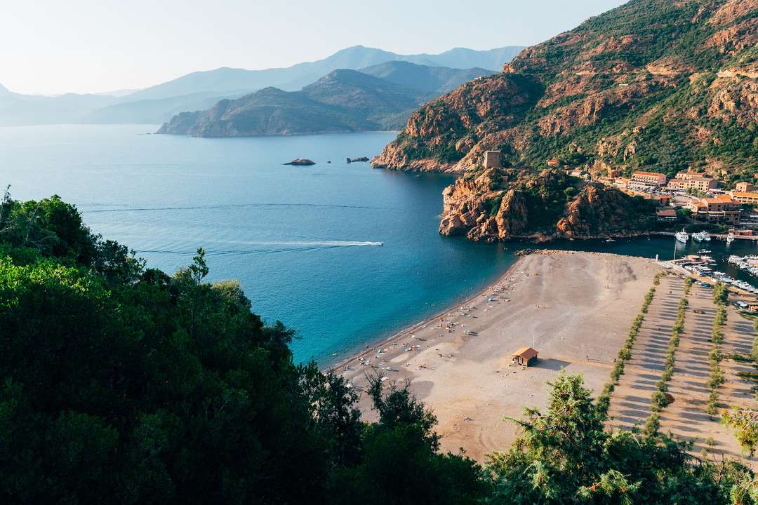 Découvrez les îles de Méditerranée :  cap vers la Corse et la Sardaigne !