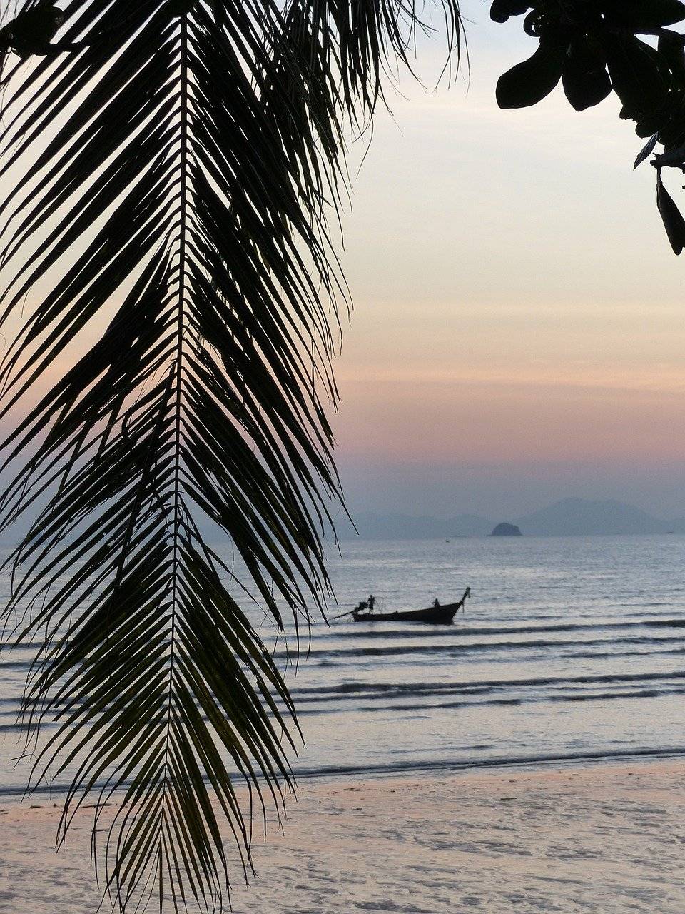 Naviguez en Thaïlande sur la mer d'Andaman