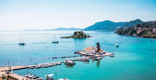 Begin or improve your sailing skills in Greece