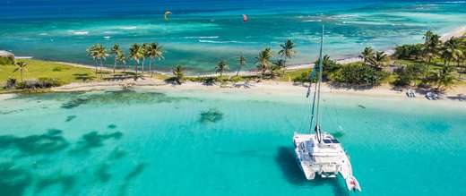 Apprenez la navigation en catamaran dans les Grenadines