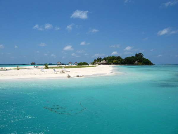 Naviguez le long de l'atoll de Malé