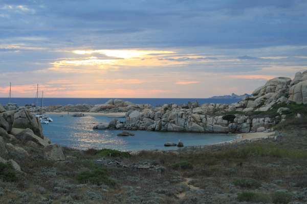 Atardecer sobre las Islas Lavezzi