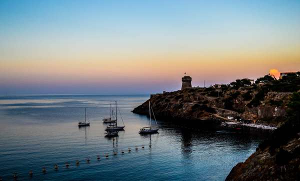 Tramonto sull'isola di Capraia