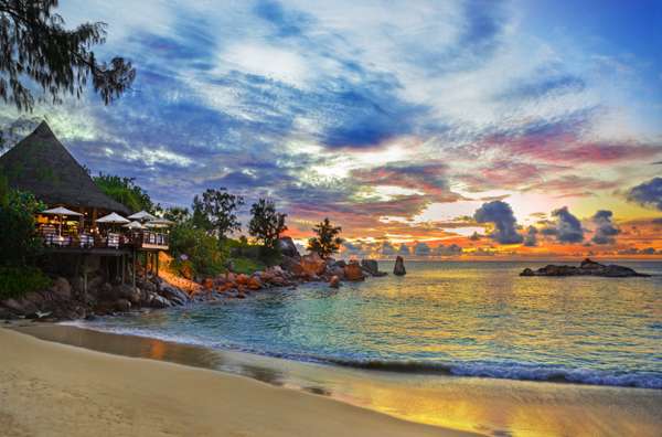 Admirez les sublimes couleurs du coucher de soleil