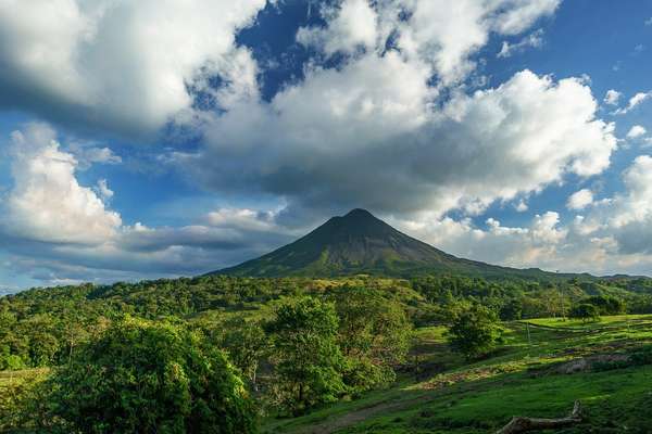 Découvrez l'imposant Volcan Arenal