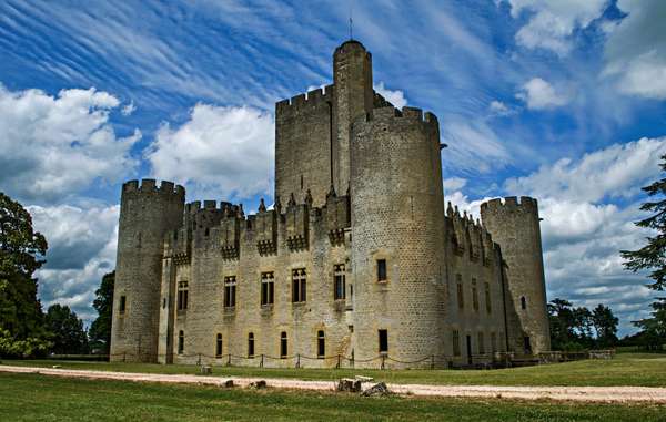 Explorez le château de Roquetaillade