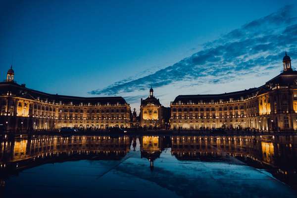 Découvrez Bordeaux de nuit