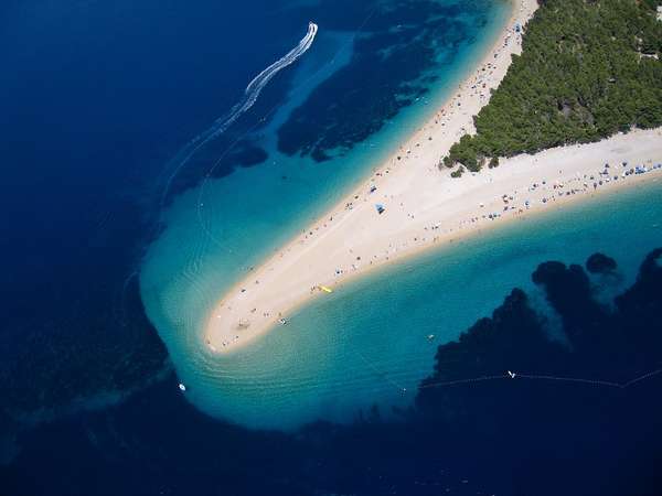 Der Strand Zlatni Rat
