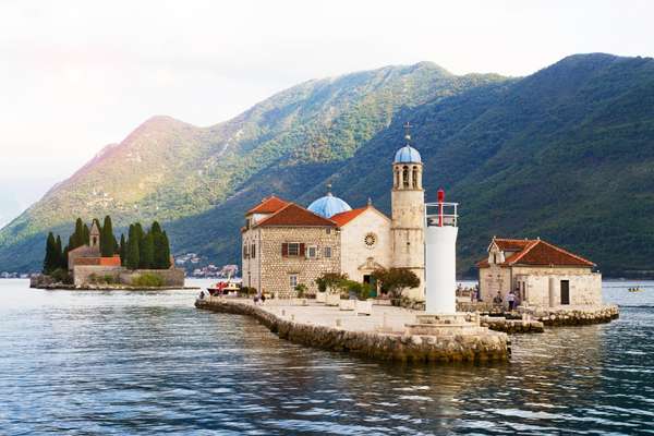 Podziwiajcie Perast i wyspę Gospa od Škrpjela