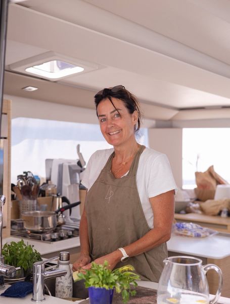 Mylène, la vostra hostess