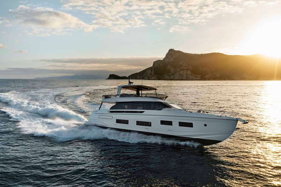 azimut 82 F