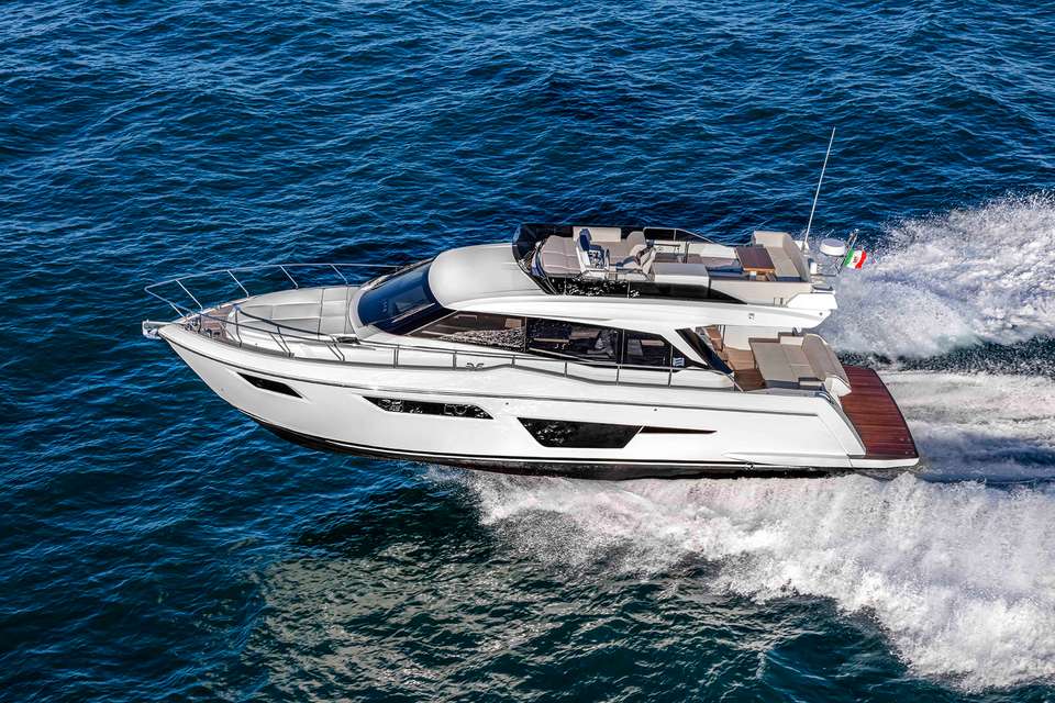 Ferretti Yachts 500