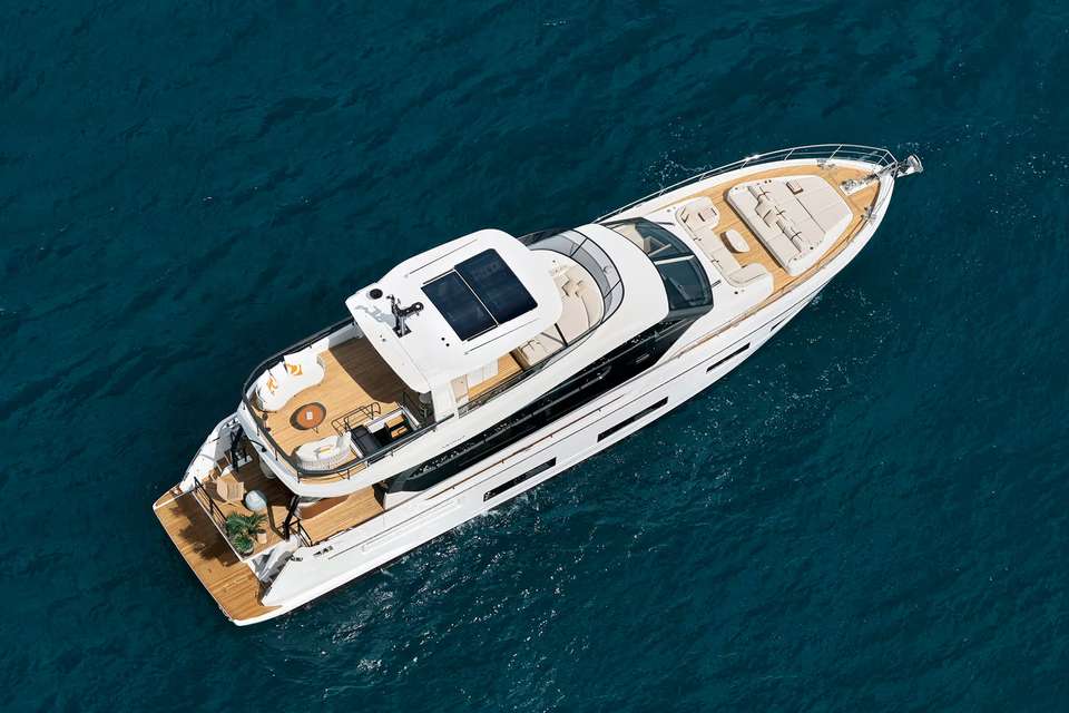 azimut 82 F