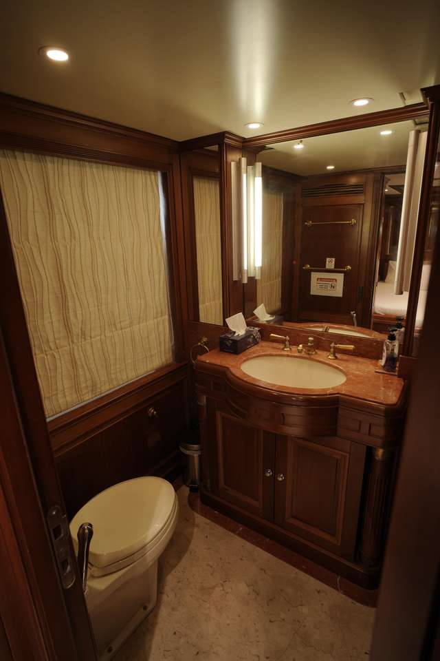 Benetti 110