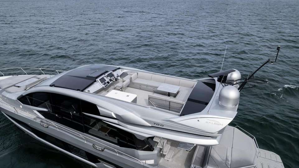 Galeon 700 Skydeck