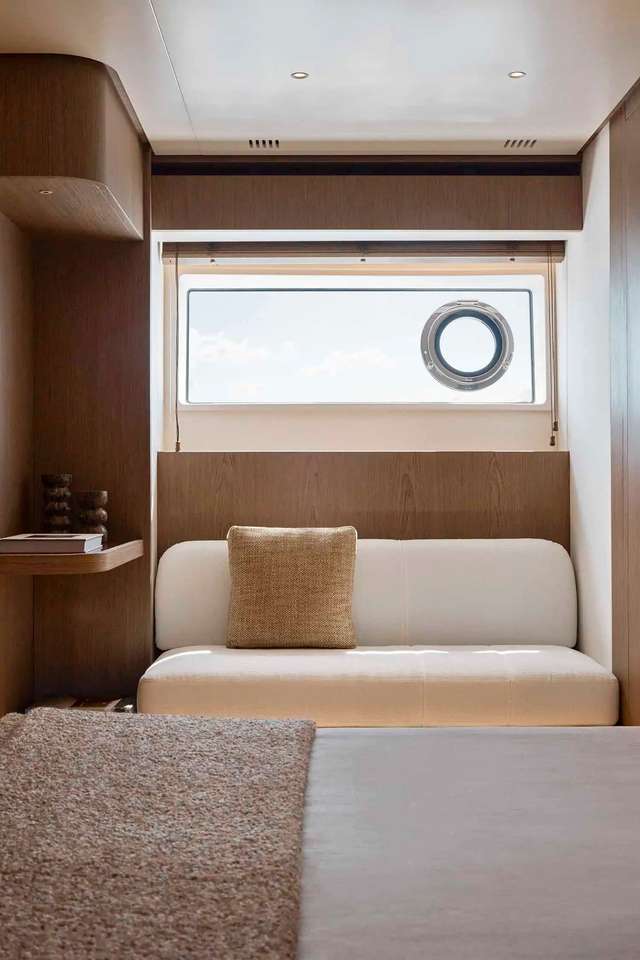 azimut 82 F