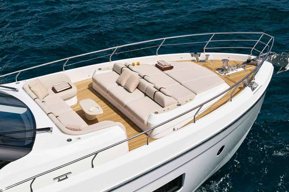 Azimut 82 F