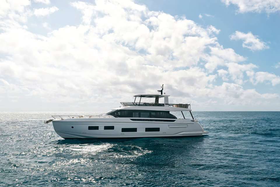 azimut 82 F