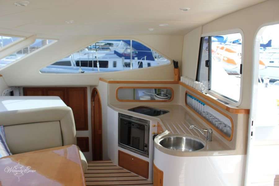 Tasman 35
