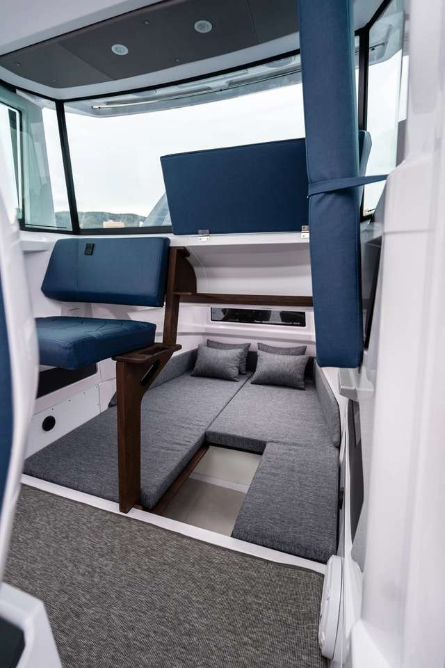 Axopar 29 XC Cross Cabin