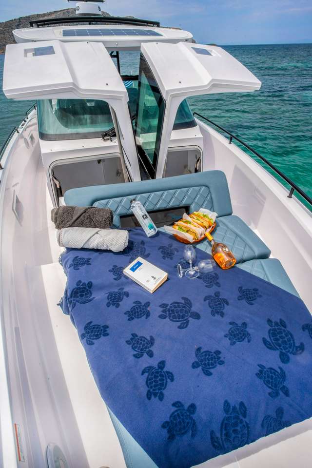 Axopar 37 Sun Top