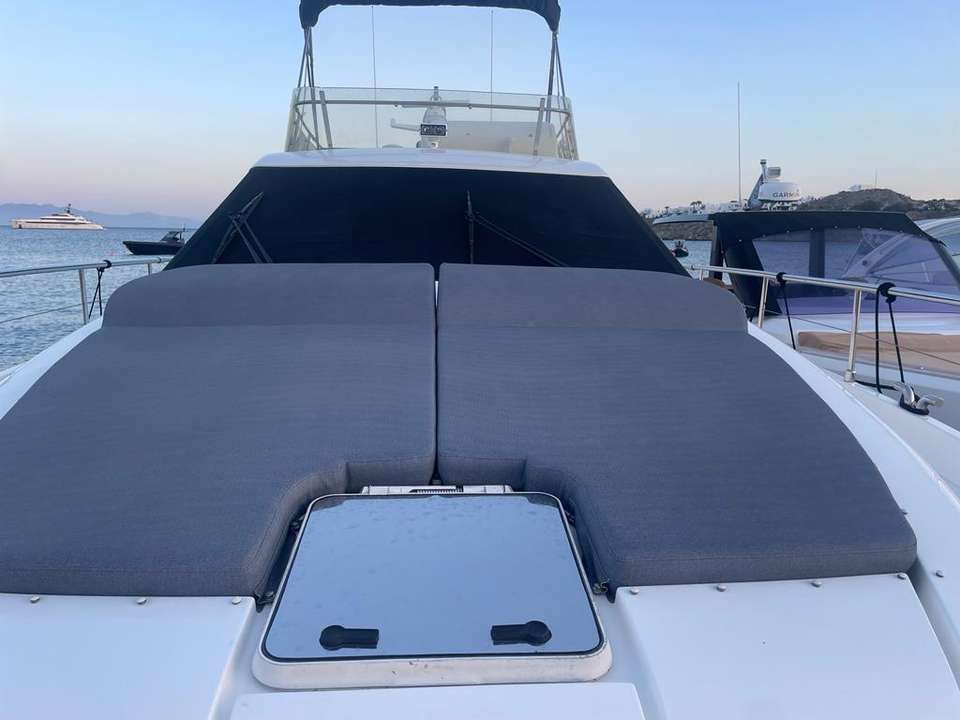 Ferretti 53