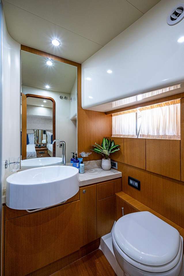 Ferretti 630