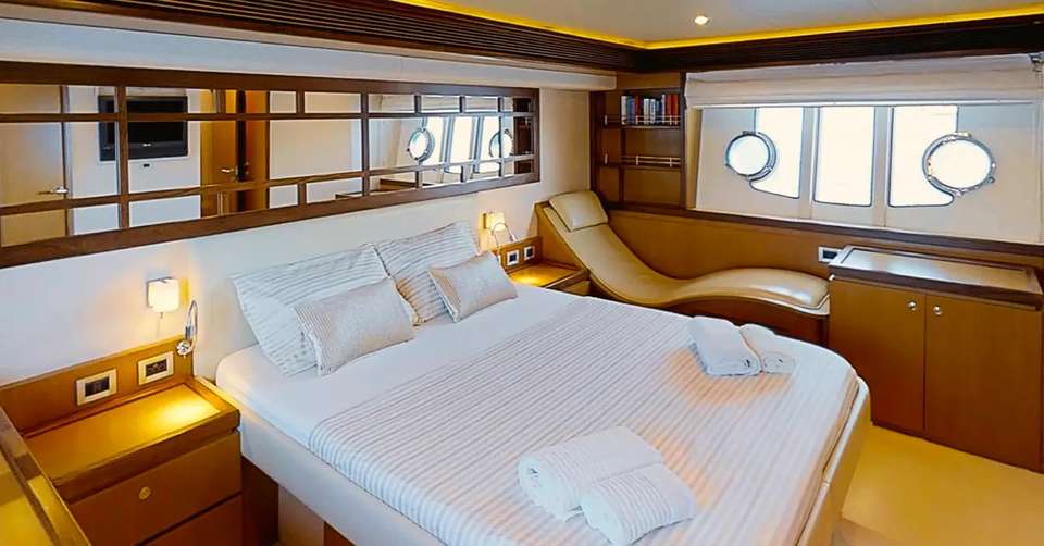 Ferretti 630