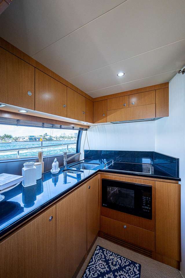 Ferretti 630