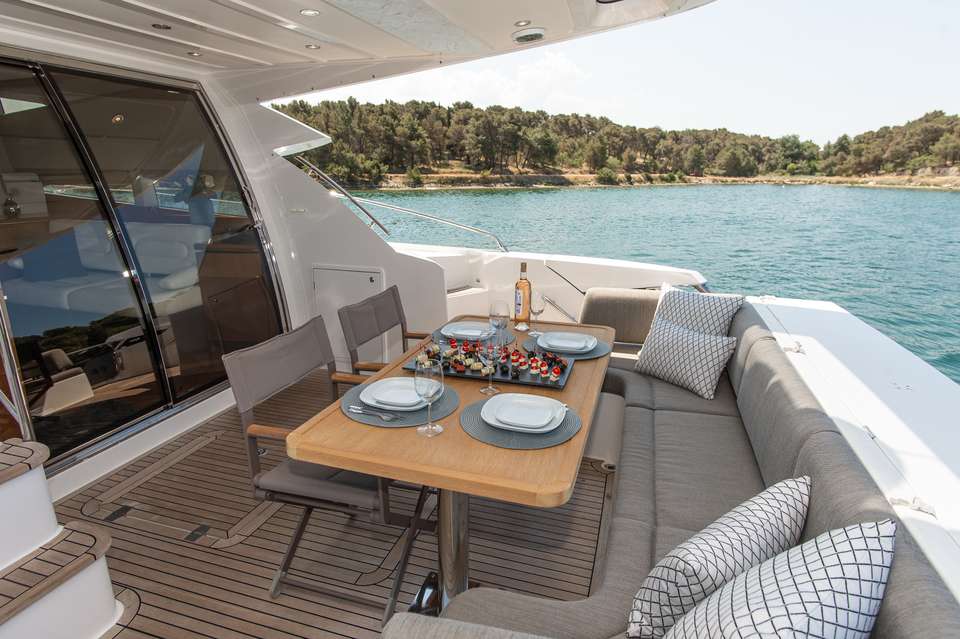 Galeon 640 Fly