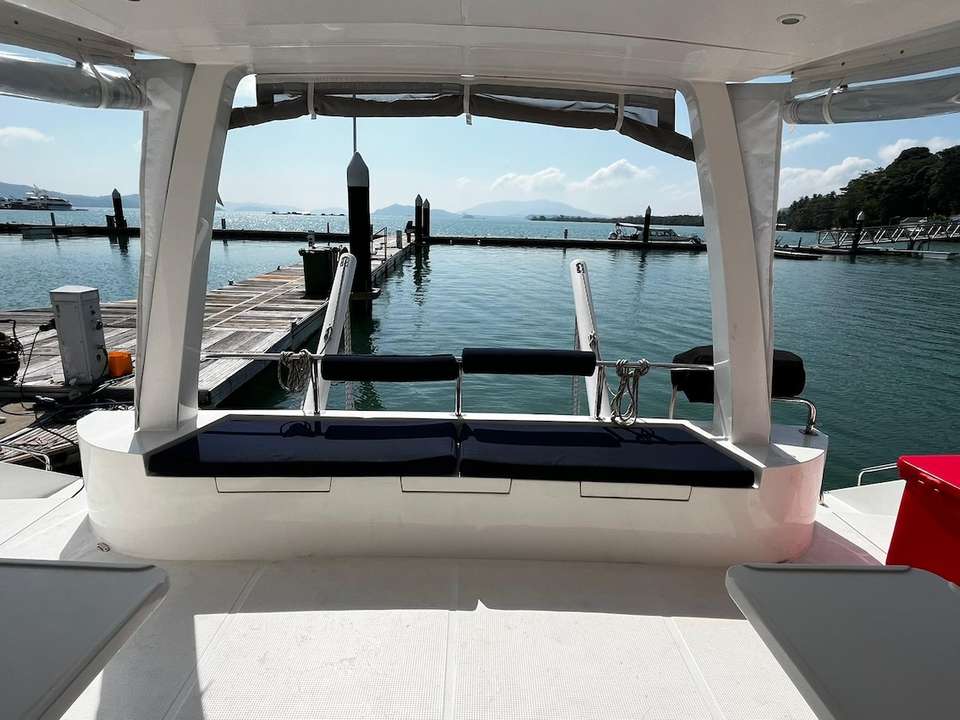 Island Spirit 410