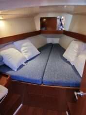 Oceanis 37