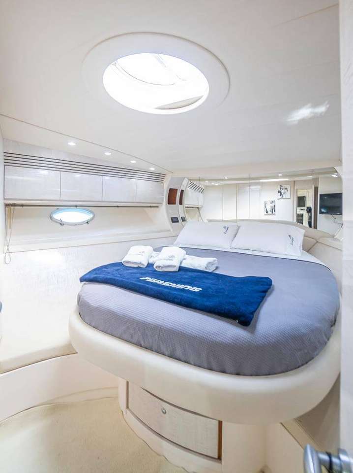 Pershing 54