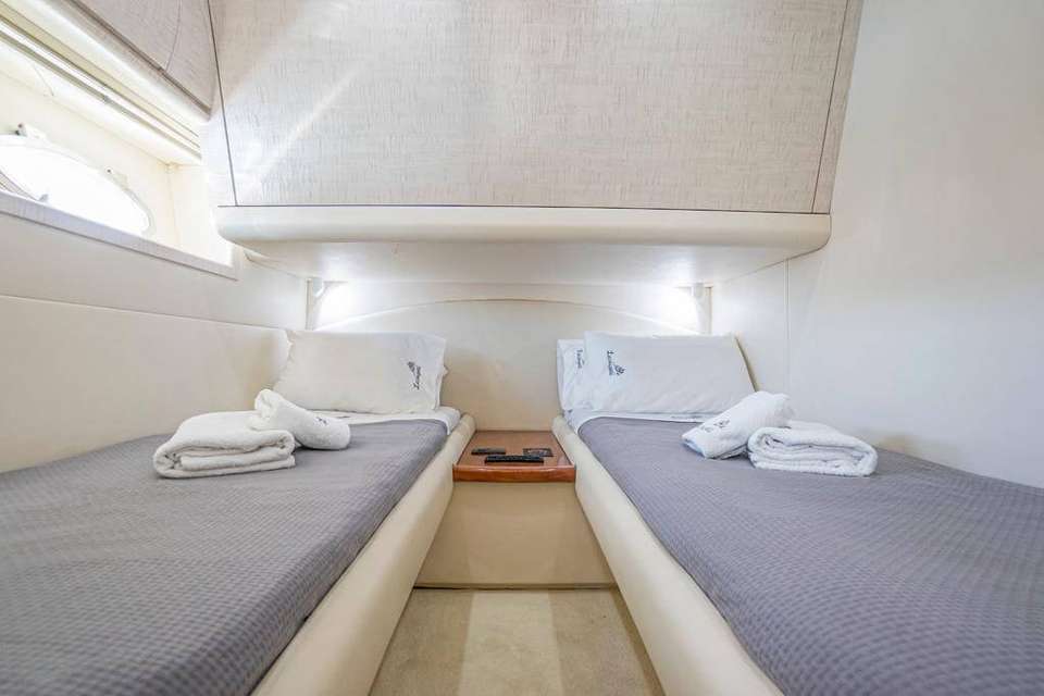 Pershing 54
