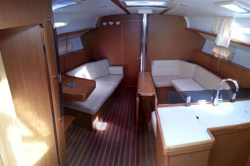 Sun Odyssey 42i Performance