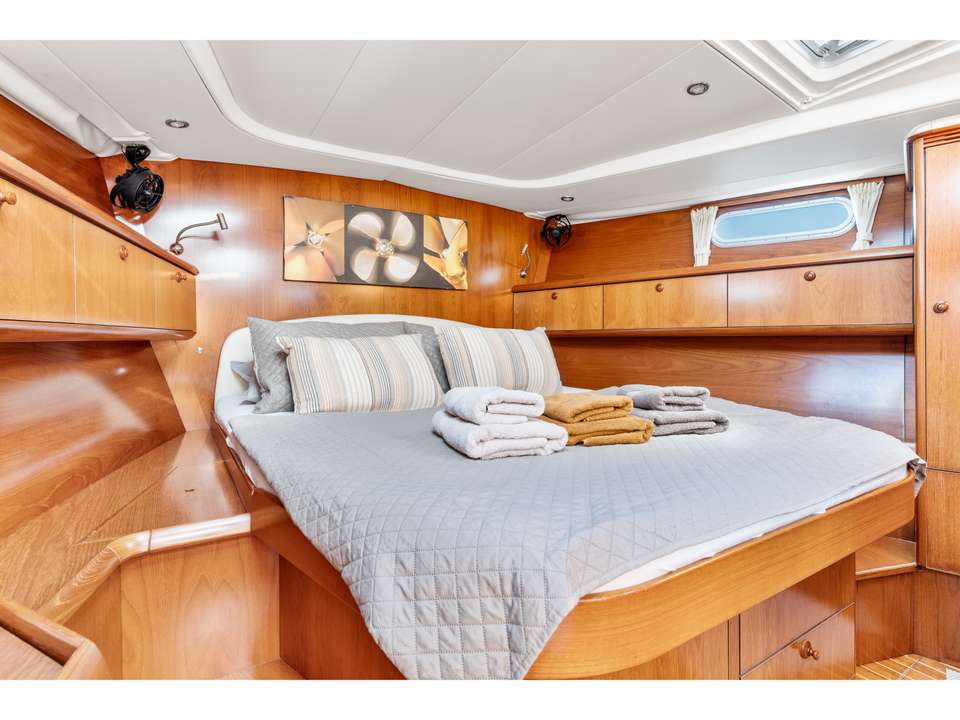 Sun Odyssey 54
